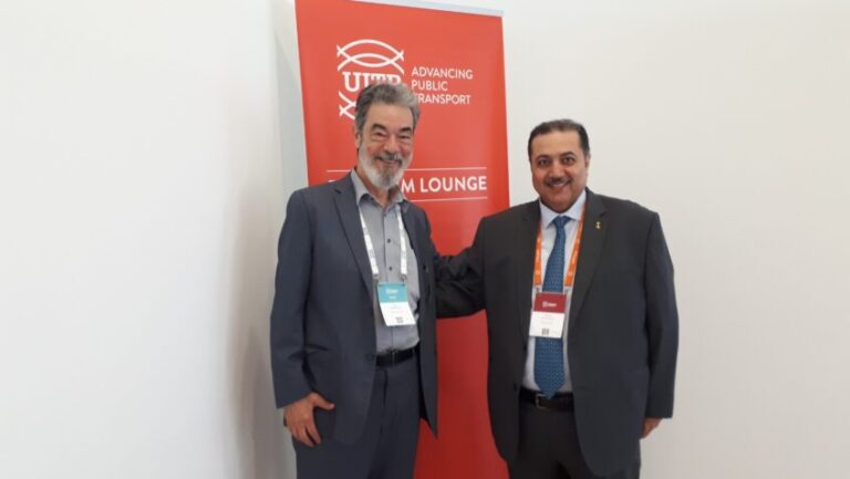 Khalid Alhogail, presidente da UITP, e o jornalista Fred Carvalho